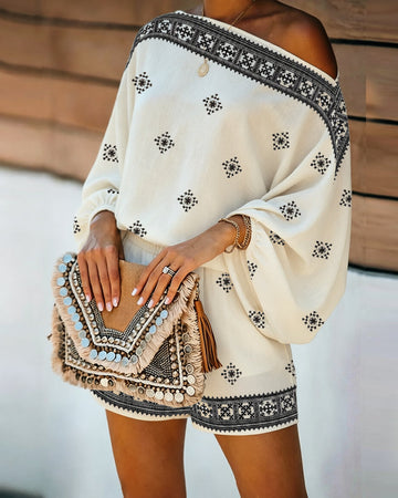 Women's Boho Vintage Print 2-Piece Set Off-Shoulder Lantern Sleeve Top and High-Waisted Shorts Casual Beach Vacation Outfit