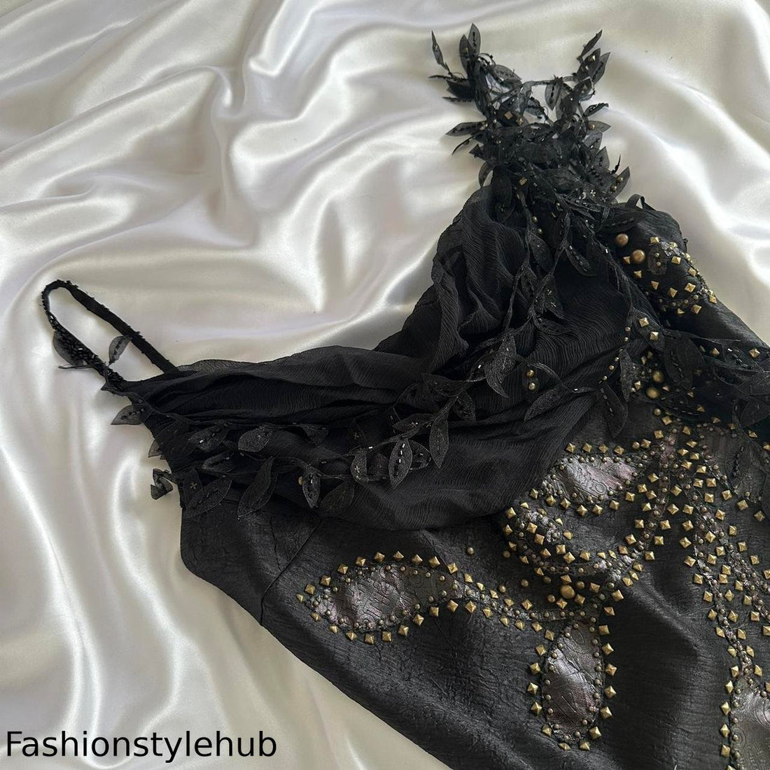 🦢🖤Black Vintage Glam Rock Unique Fashion Beautiful Elegant Exquisite Gold Stud Beads Long Satin Ball Gown Evening Gown Birthday Party Dress Prom Dark Fairy/Black Swan